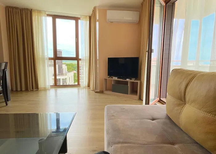 Long Sunny * Shkorpilovtsi