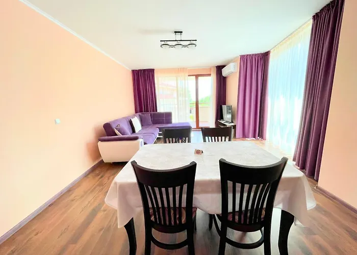 Long Sunny Appartement Shkorpilovtsi