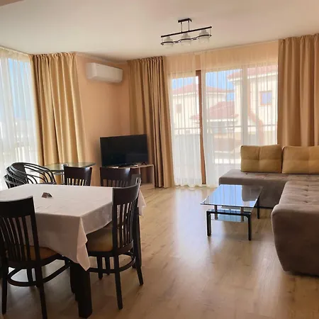 Apartment Long Sunny Shkorpilovtsi