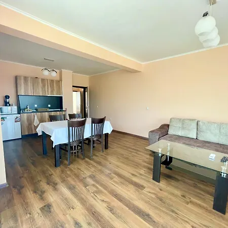 Long Sunny Shkorpilovtsi