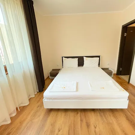 Long Sunny Appartement Shkorpilovtsi